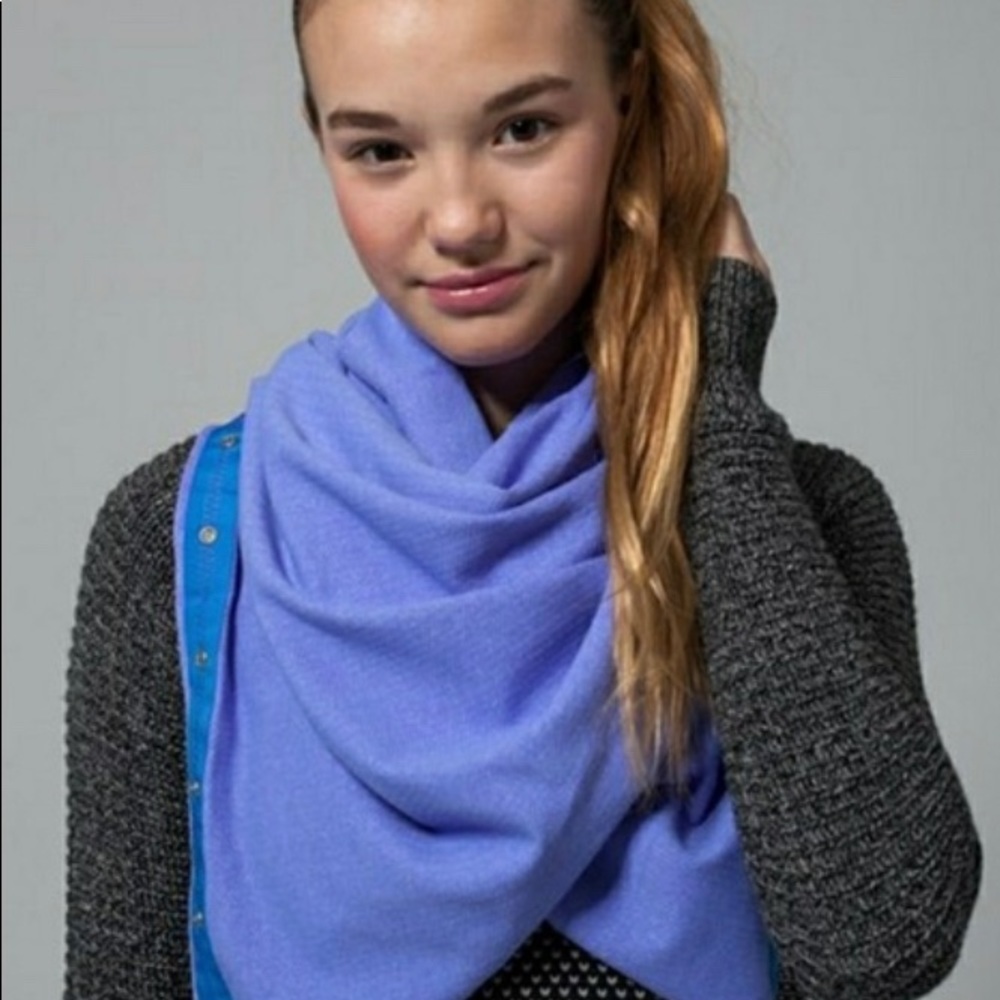 IVIVVA CONVERTIBLE INFINITY SCARF